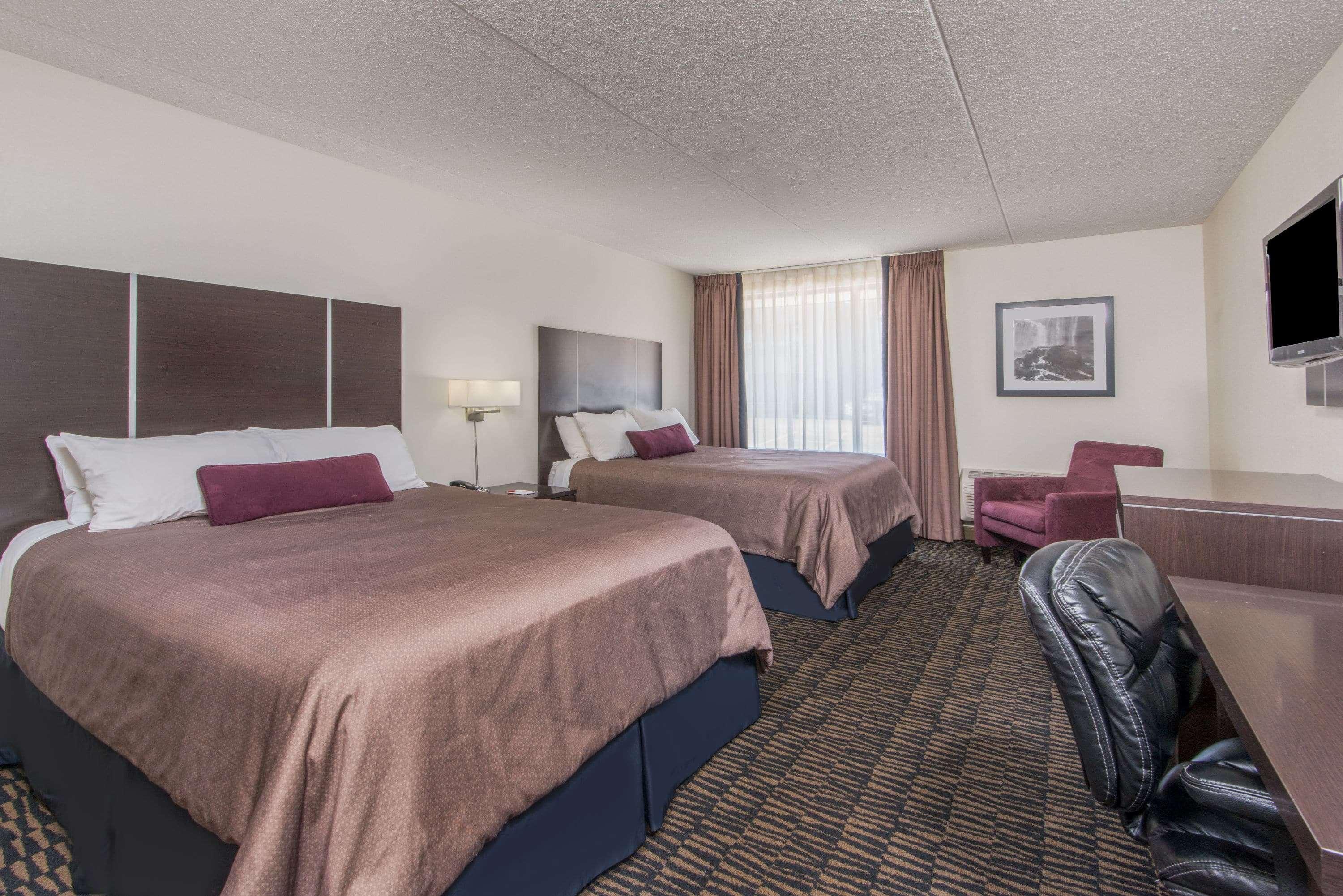 Ramada Plaza By Wyndham Niagara Falls Exterior photo