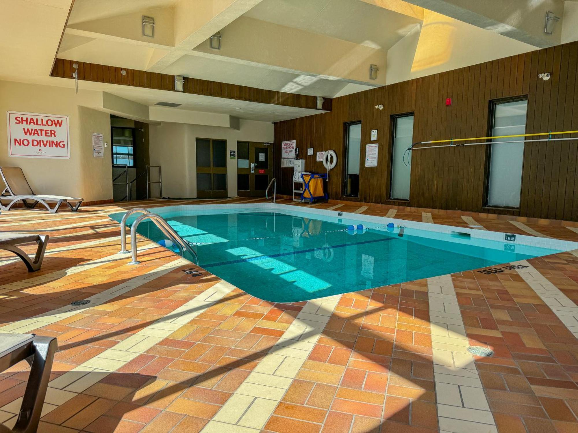 Ramada Plaza By Wyndham Niagara Falls Exterior photo