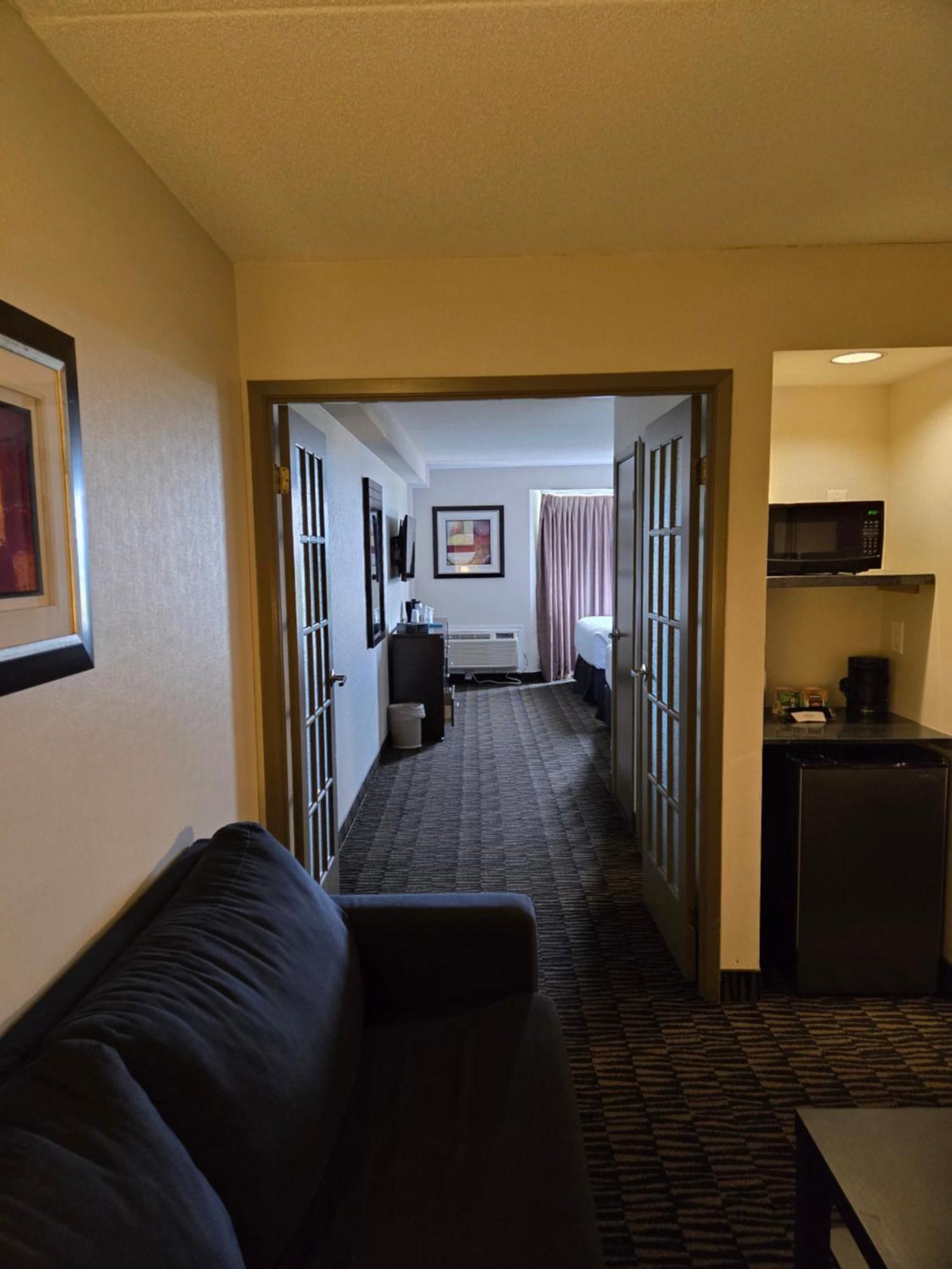 Ramada Plaza By Wyndham Niagara Falls Exterior photo