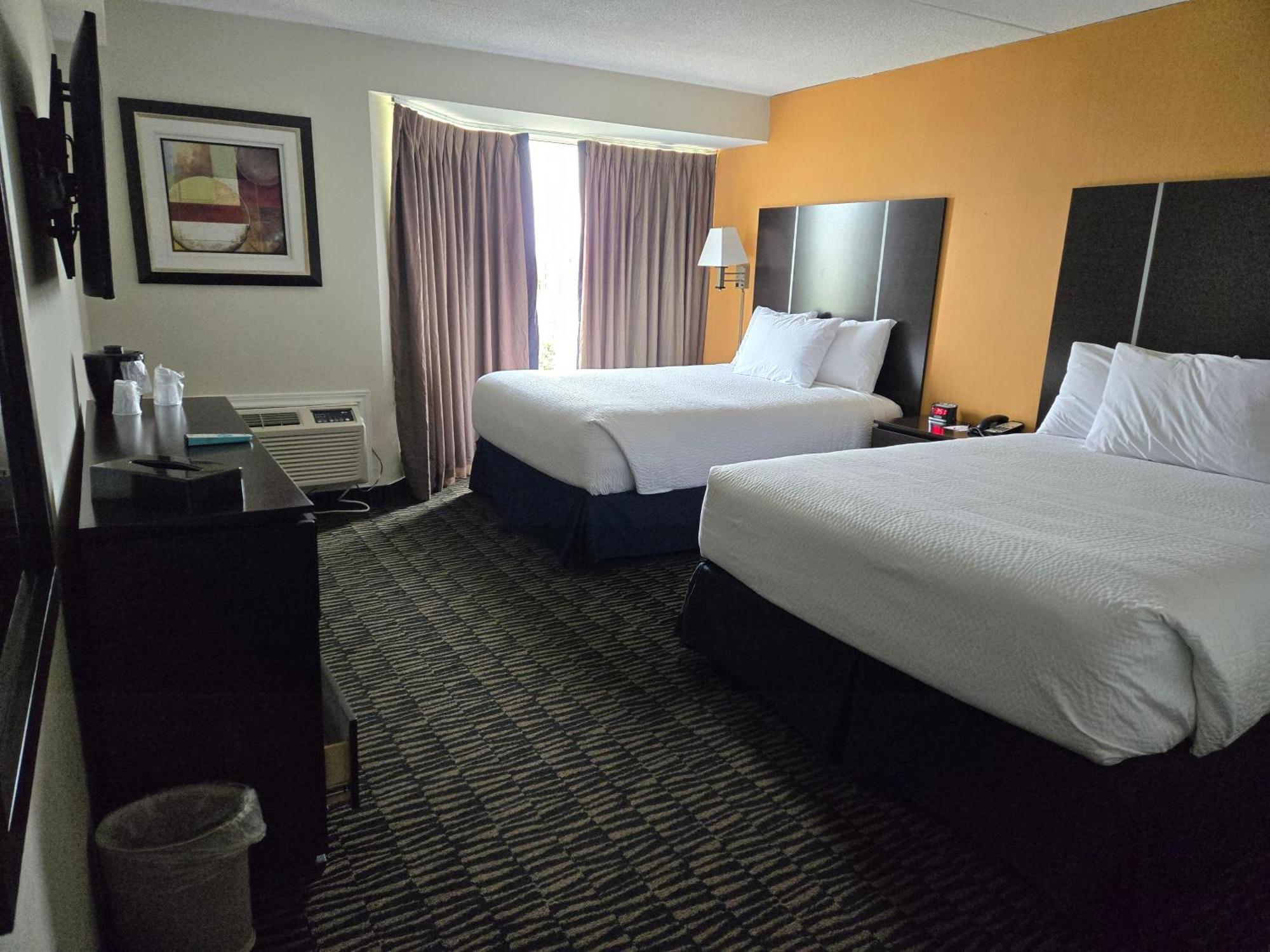 Ramada Plaza By Wyndham Niagara Falls Exterior photo
